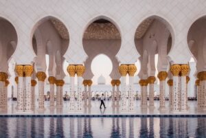How Dubai Courts Notary Public Prevents Fraudulent Activities